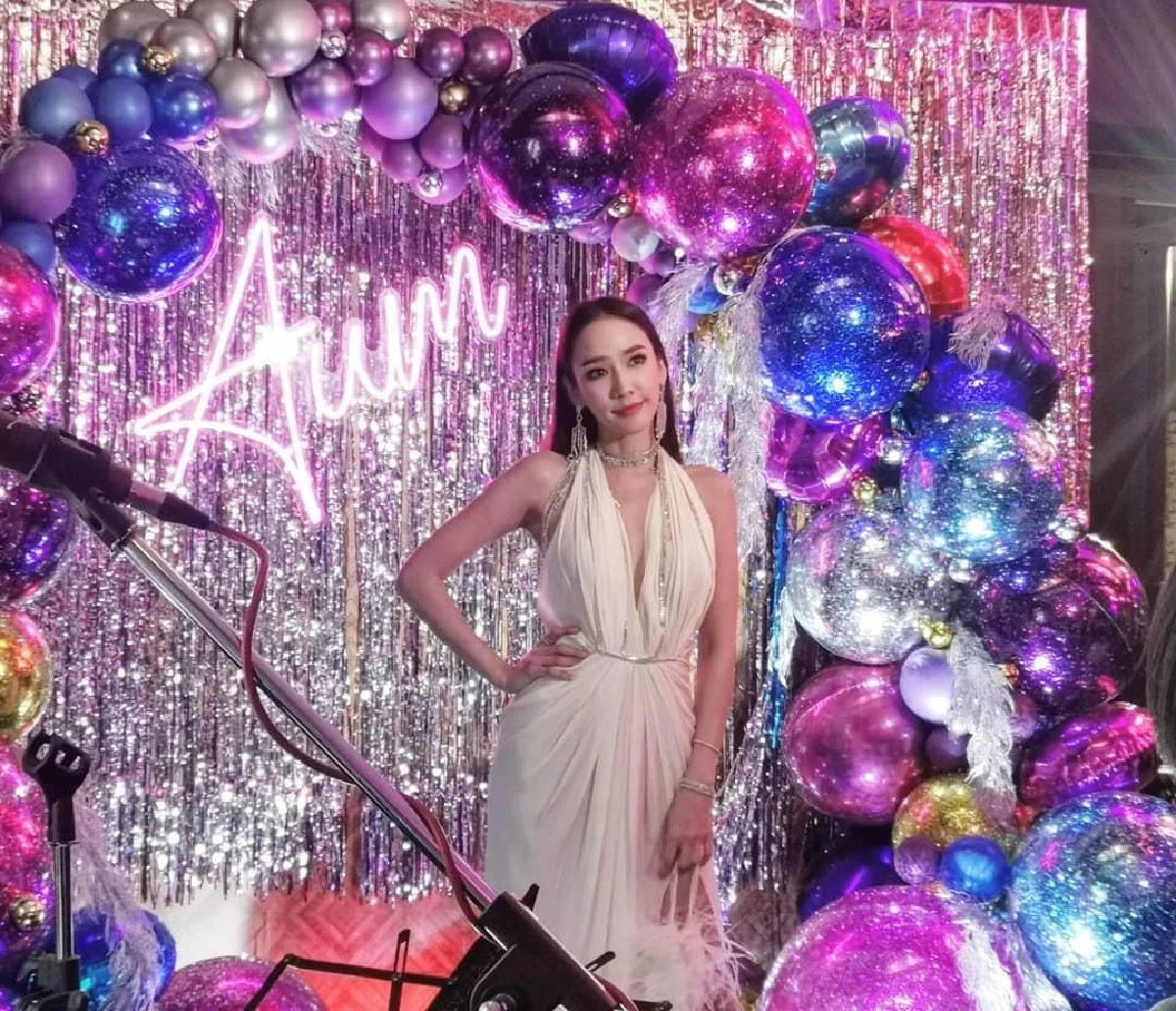 อลังการความสนุก! "อั้ม พัชราภา" จัดใหญ่ฉลองวันเกิด 41 กะรัต ในธีมกีฬาสี