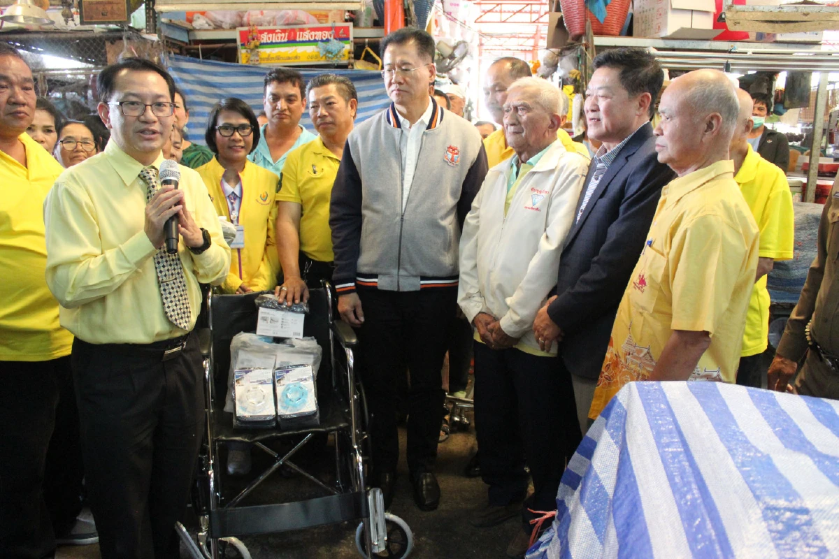 พ่อค้าแม่ค้าโคราชมอบอุปกรณ์การแพทย์ให้รพ.มหาราชนครราชสีมา