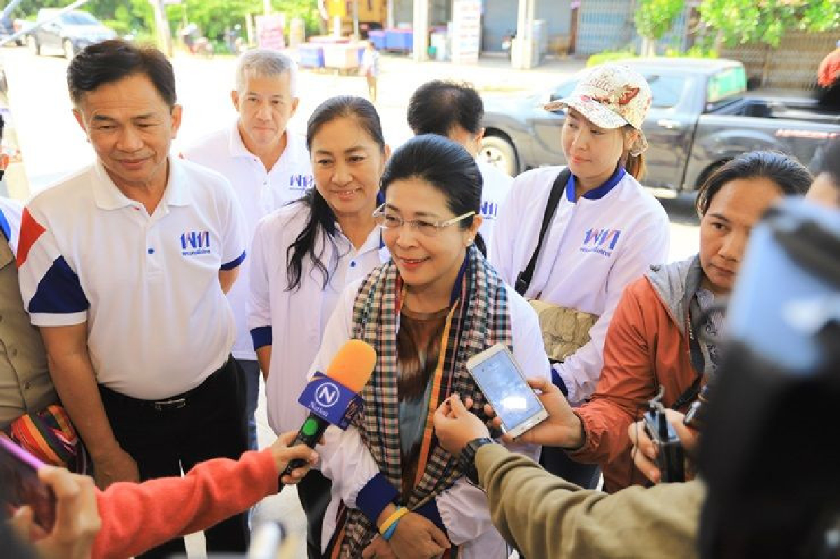 สุดารัตน์ ซัด "ไม่ใช่ลูกผู้ชาย" ซื้องูเห่าขอเปิดประชุมสภา สุดารัตน์ ซัด "ไม่ใช่ลูกผู้ชาย" ซื้องูเห่าขอเปิดประชุมสภา