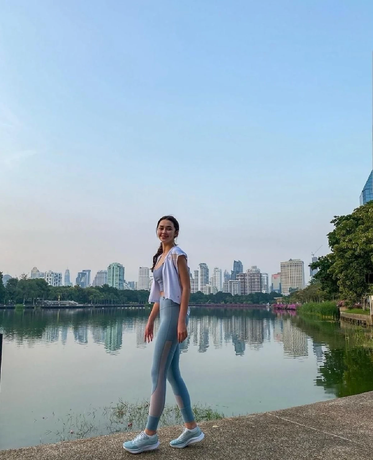 สวยแซ่บท้าลมหนาว! แพทริเซีย อวดหุ่นแซ่บโชว์หวิวเบาๆริมทะเลกระบี่