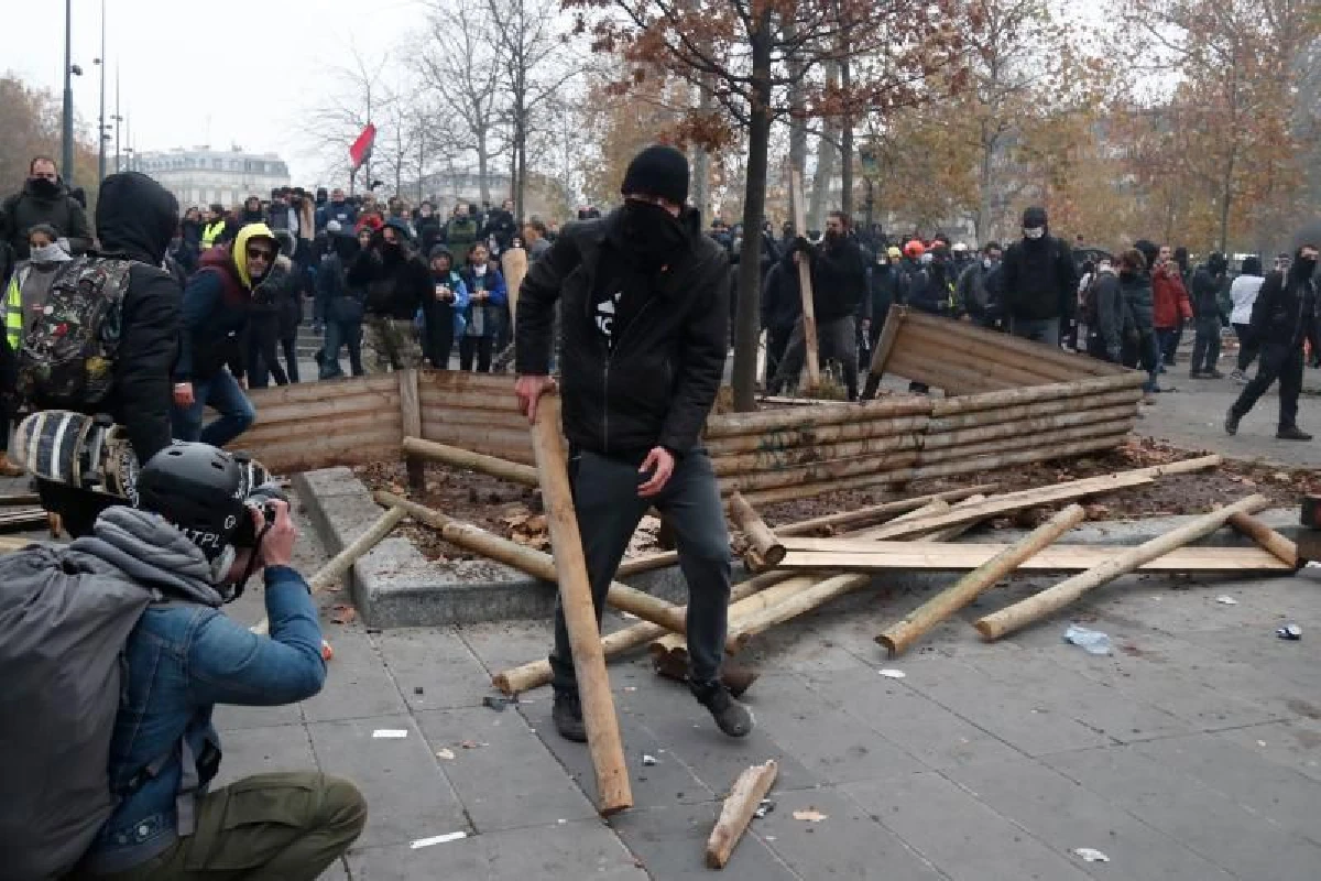 มีอะไรในแผนปฏิรูประบบบำนาญของ "มาครง" ถึงทำให้คนฝรั่งเศสออกมาประท้วงเกือบล้าน