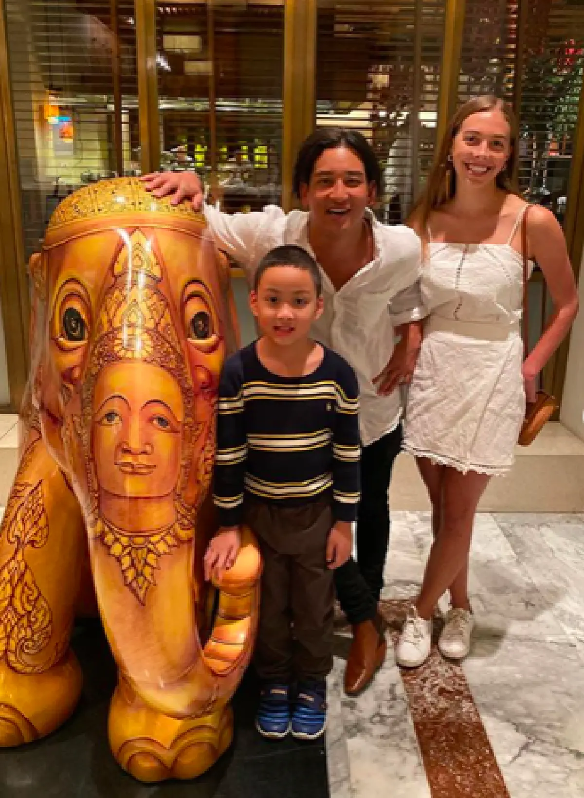 “เจ้าสัวบุญชัย-ตั๊ก” พา “น้องข้าวหอม" เจอพี่ชายต่างแม่ “เบน” ร่วมดินเนอร์กันอย่างอบอุ่น