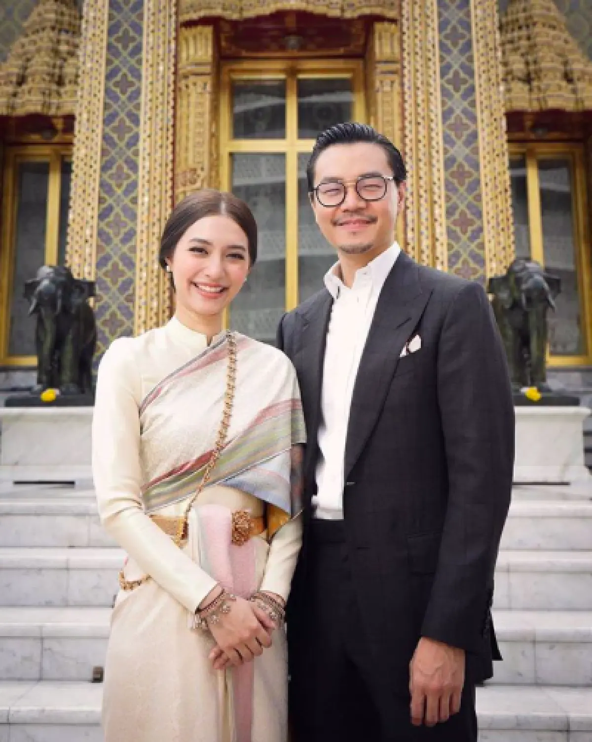 “มิว-ไฮโซเซนต์” จูงมือเข้าเฝ้าถวายสักการะ "สมเด็จพระสังฆราชฯ” เพื่อเป็นสิริมงคลแก่ชีวิตคู่