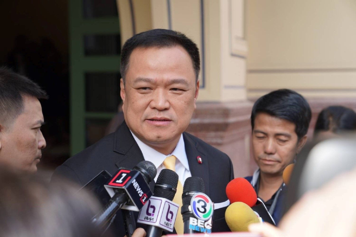นี่รัฐบาลนะ ไม่ใช่เล่นจ้ำจี้ผลไม้! "อนุทิน"ยันไม่มีการคุยเรื่องปรับครม. นี่รัฐบาลนะ ไม่ใช่เล่นจ้ำจี้ผลไม้! "อนุทิน"ยันไม่มีการคุยเรื่องปรับครม.