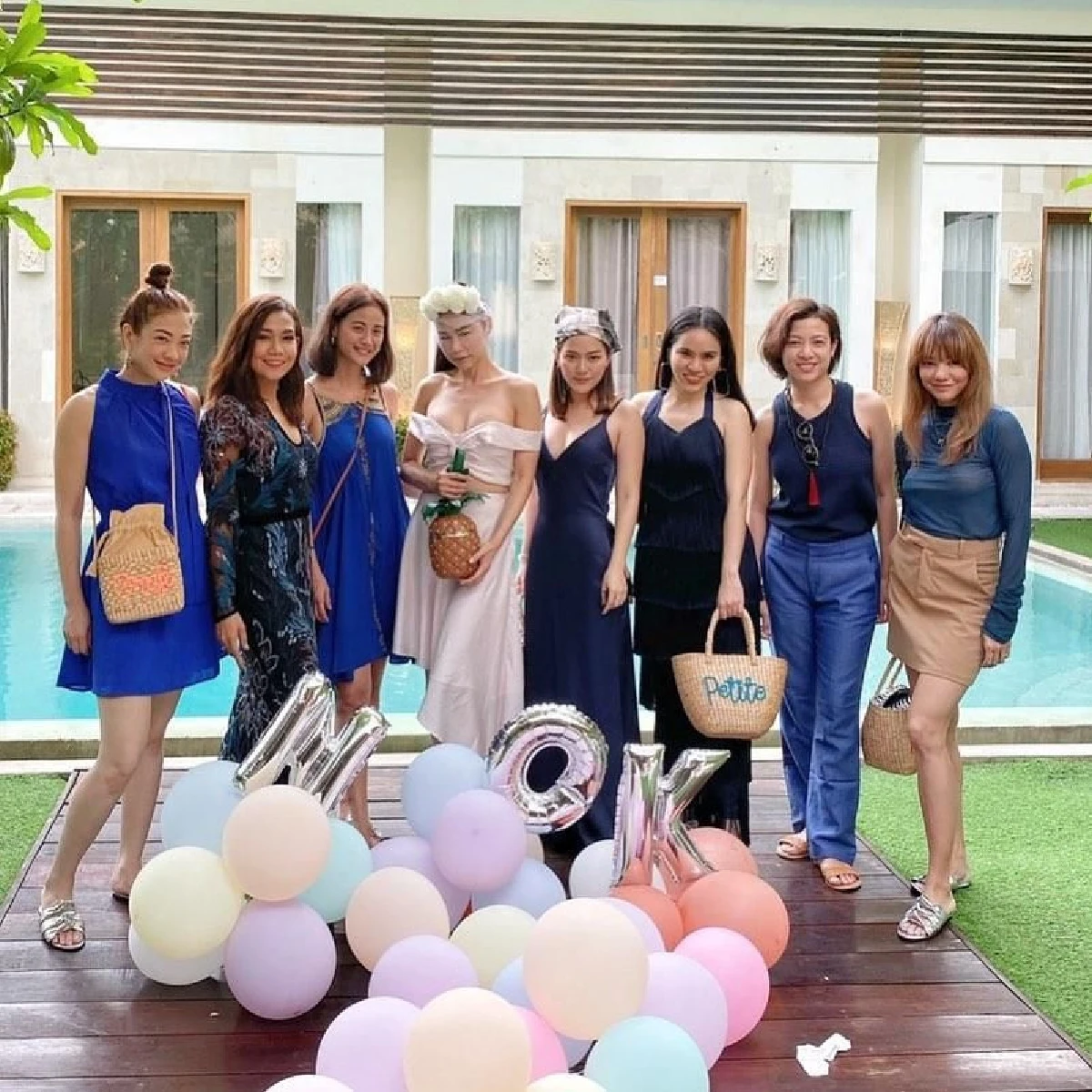 "นก ศิขรินธาร” จัดปาร์ตี้สละโสดสุดมันส์ ขนแก๊งเพื่อนปล่อยพลังกันที่บาหลี