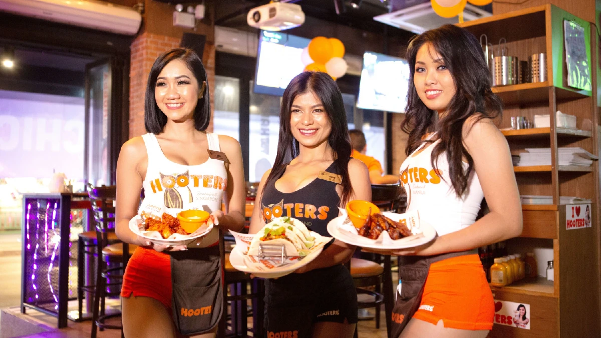 Hooters  แบรนด์ดังสัญชาติอเมริกัน กับการผสมผสานความเป็นไทยลงในอาหาร