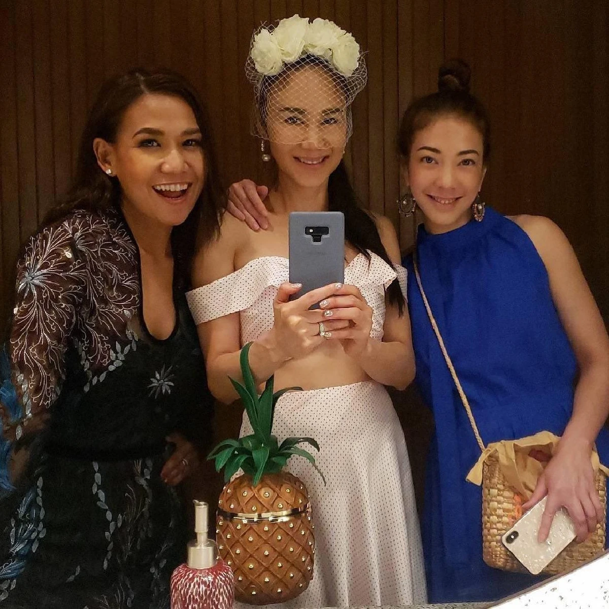 "นก ศิขรินธาร” จัดปาร์ตี้สละโสดสุดมันส์ ขนแก๊งเพื่อนปล่อยพลังกันที่บาหลี