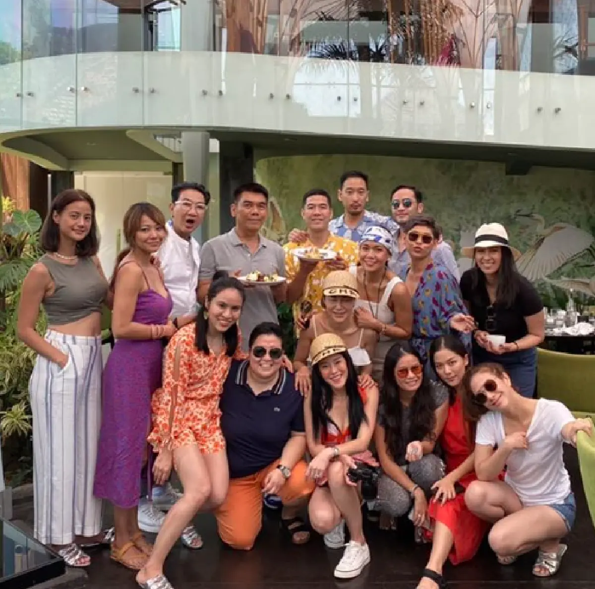 "นก ศิขรินธาร” จัดปาร์ตี้สละโสดสุดมันส์ ขนแก๊งเพื่อนปล่อยพลังกันที่บาหลี