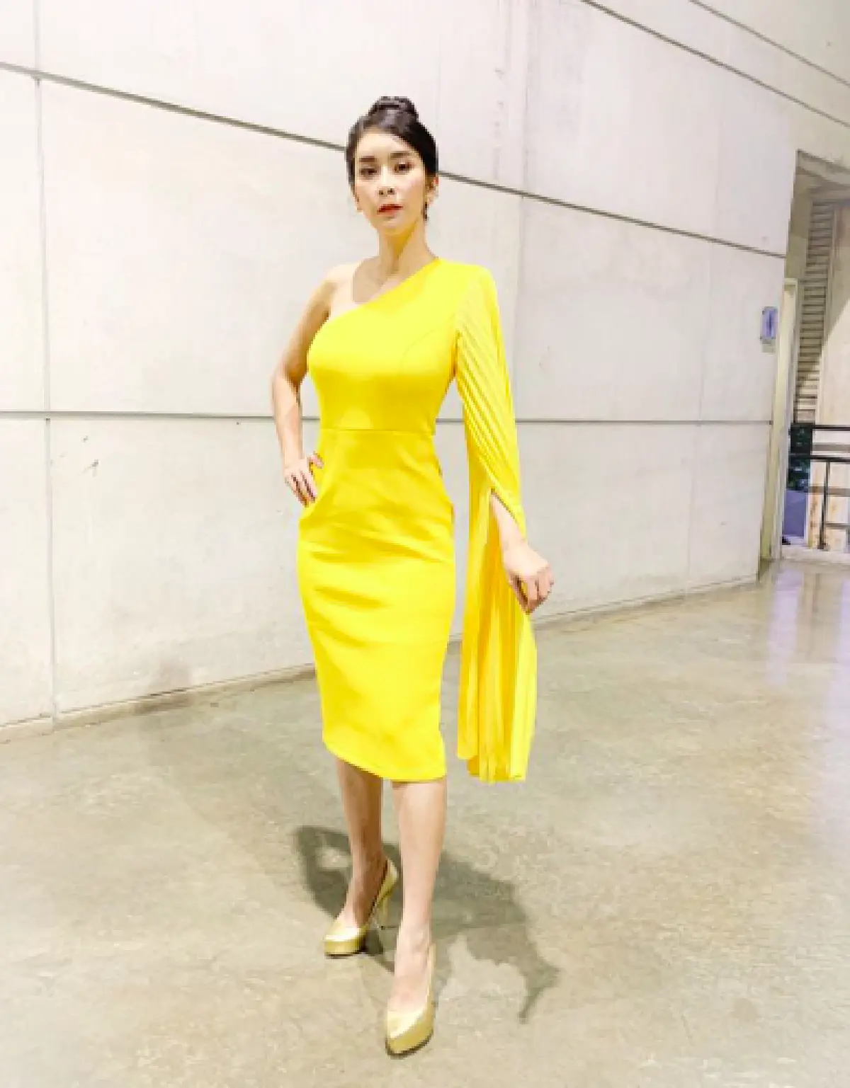 เชียงใหม่ลุกเป็นไฟ! "ใหม่ สุคนธวา" โชว์โยคะ ในชุดเว้าสูงอวดแก้มก้นสวยๆ