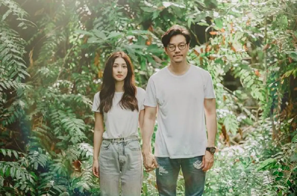 อีกวันสำคัญ! "มิว-ไฮโซเซนต์" แต่งกายในชุดไทยเต็มยศ เข้ารับพระราชทานน้ำสังข์