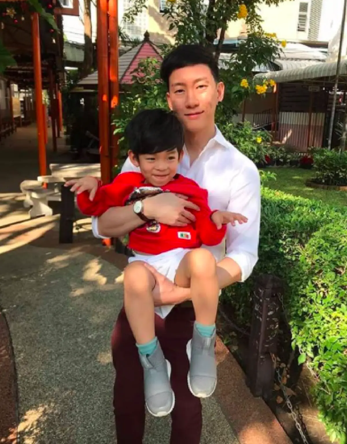 "โอ๊ต ปราโมทย์” ยันบริสุทธิ์ใจกับ "แพท ณปภา” แค่พี่น้อง! เชื่อ “เบนซ์" ไม่ได้โพสต์แซะ