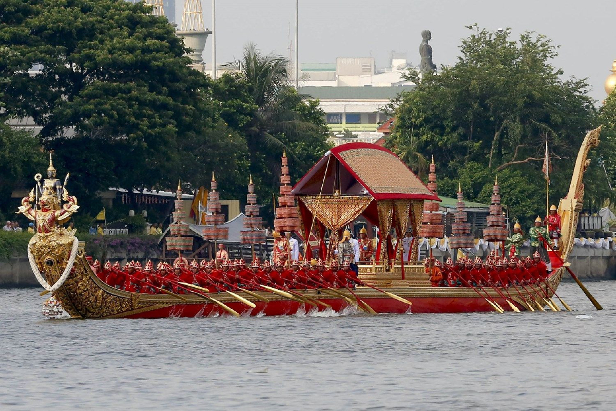 พยุหยาตราทางชลมารค มรดกคู่แผ่นดินไทย หนึ่งเดียวในโลก พยุหยาตราทางชลมารค มรดกคู่แผ่นดินไทย หนึ่งเดียวในโลก
