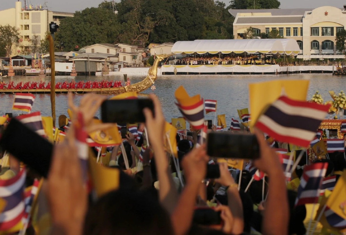 ประมวลภาพประวัติศาสตร์! เสด็จฯเลียบพระนครโดยขบวนพยุหยาตราทางชลมารค