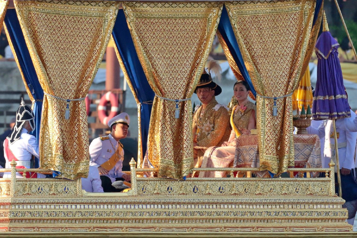 ประมวลภาพประวัติศาสตร์! เสด็จฯเลียบพระนครโดยขบวนพยุหยาตราทางชลมารค ประมวลภาพประวัติศาสตร์! เสด็จฯเลียบพระนครโดยขบวนพยุหยาตราทางชลมารค