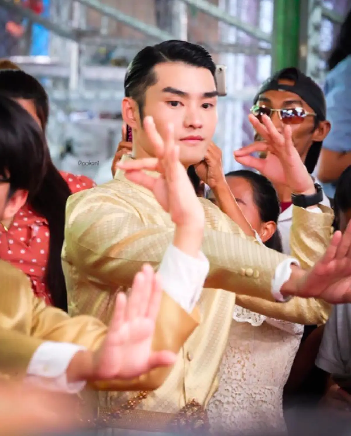 100 ล้านแล้วจ้า! "ชมพู่ อารยา-ปิงปอง" นำทีมนักแสดง "ตุ๊ดซี่ส์ฯ" รำแก้บนถวายย่านาค