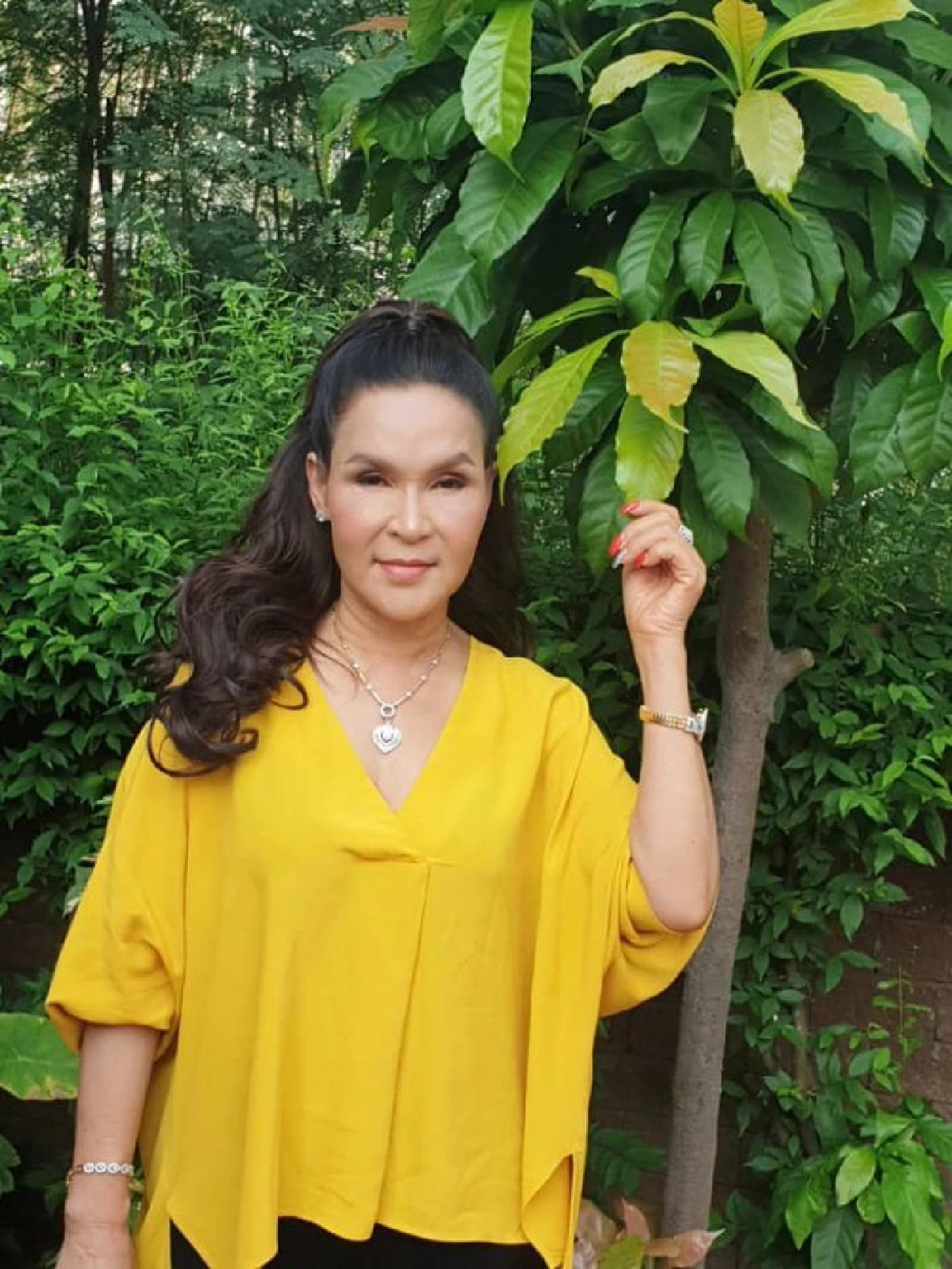 "ศิริพร อำไพพงษ์" ยอมยกสมบัติกว่า 10 ล้าน ใช้เป็นค่าหย่าเพื่อให้อดีตสามีไปอยู่กับลูกบุญธรรม