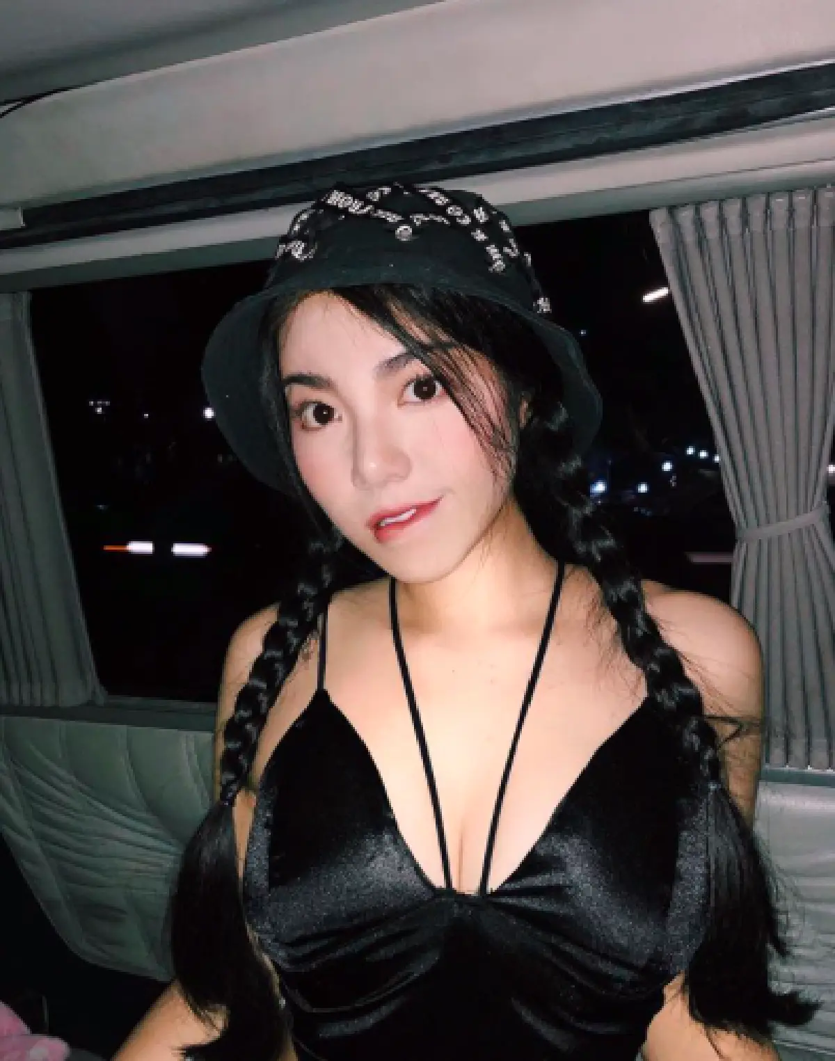 "วันเดอร์เฟรม" ถอยรถคันใหม่ป้ายแดง แฟนคลับแห่ซูมป้าย