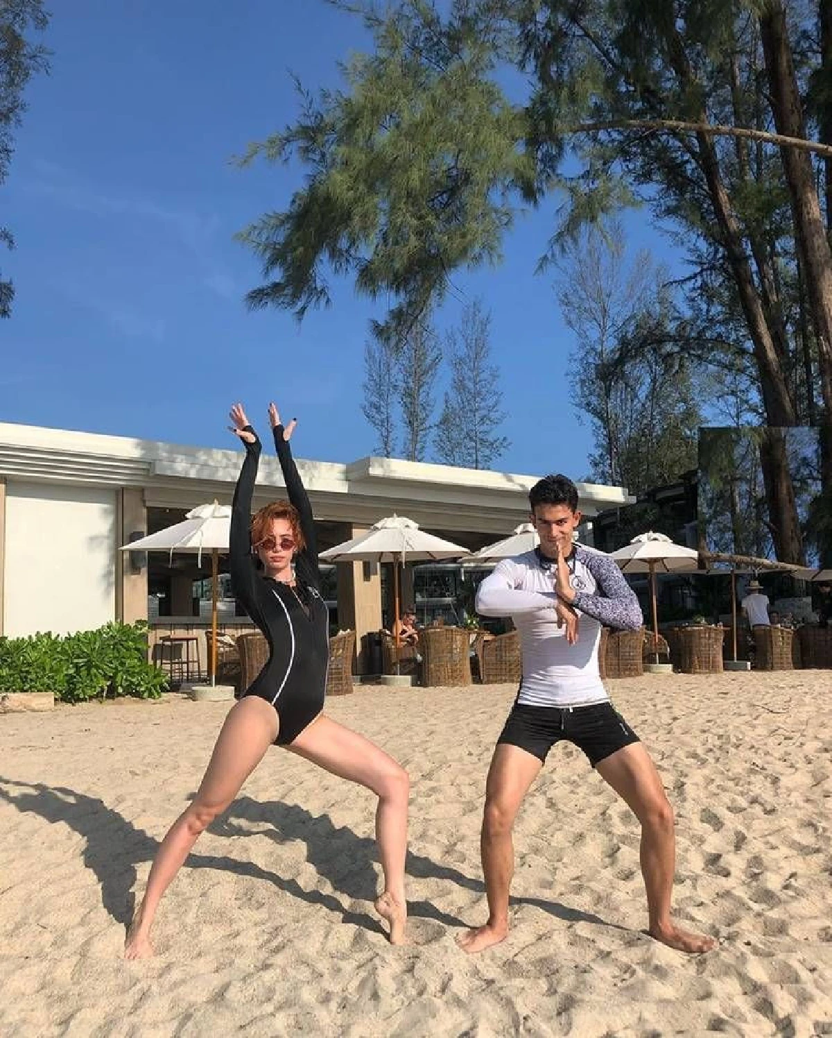 "ซาบีน่า” ฉีกขาถ่ายรูปกลางดงใบบัว ในชุดว่ายน้ำลายเสือสุดเซ็กซี่