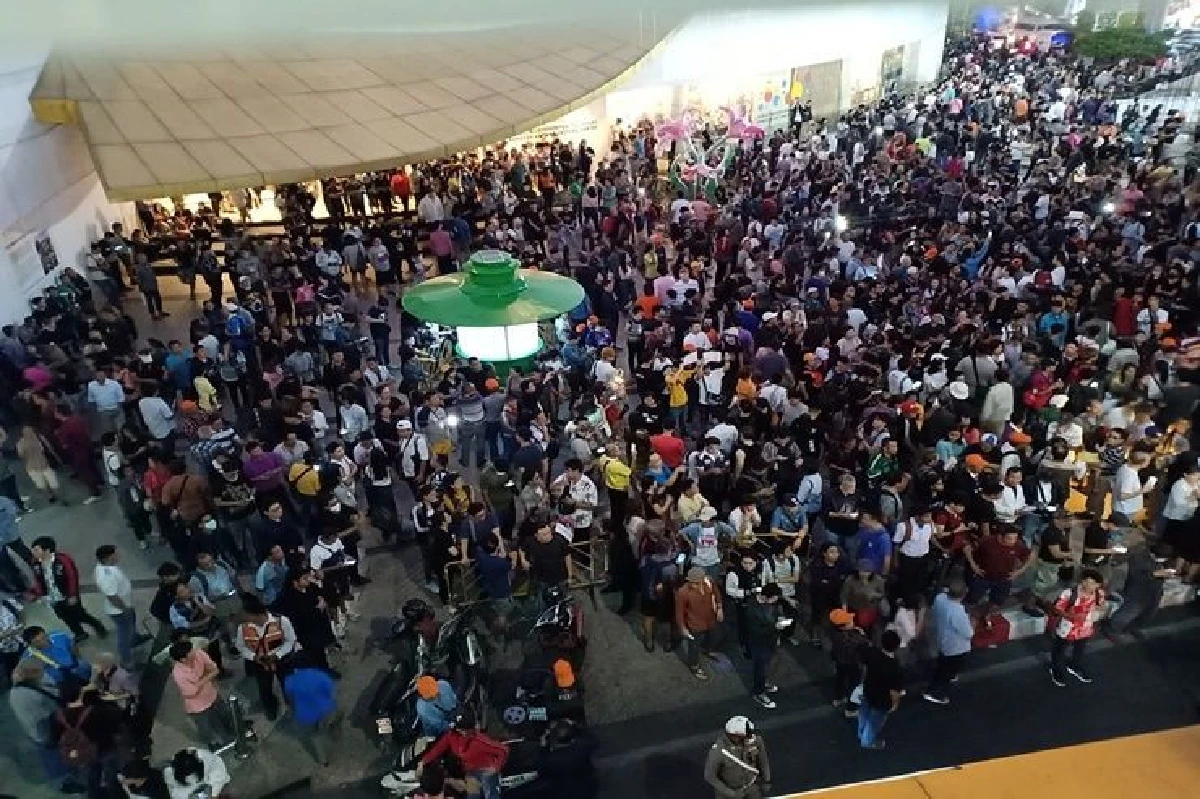 รอเจอของจริงเดือนหน้า! "ธนาธร"ลั่น ม็อบวันนี้แค่ซ้อมใหญ่