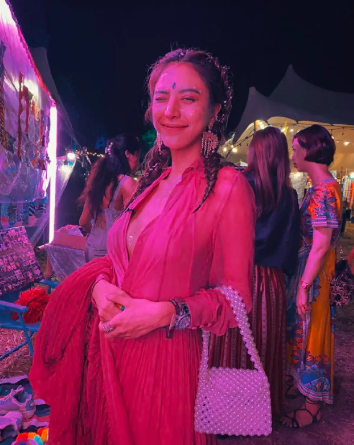 คนบันเทิงจัดเต็มกับแฟชั่นสุดชิคร่วมงานเทศกาลแห่งปี Wonderfruit 2019
