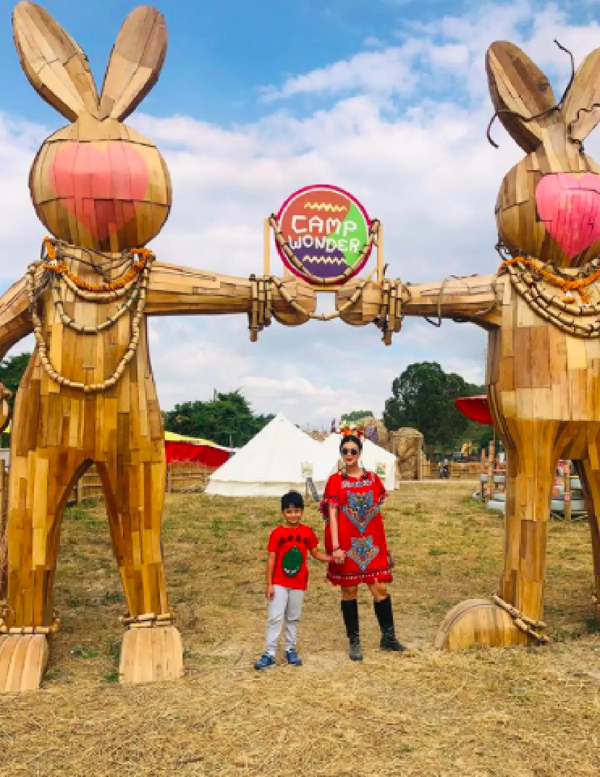 คนบันเทิงจัดเต็มกับแฟชั่นสุดชิคร่วมงานเทศกาลแห่งปี Wonderfruit 2019
