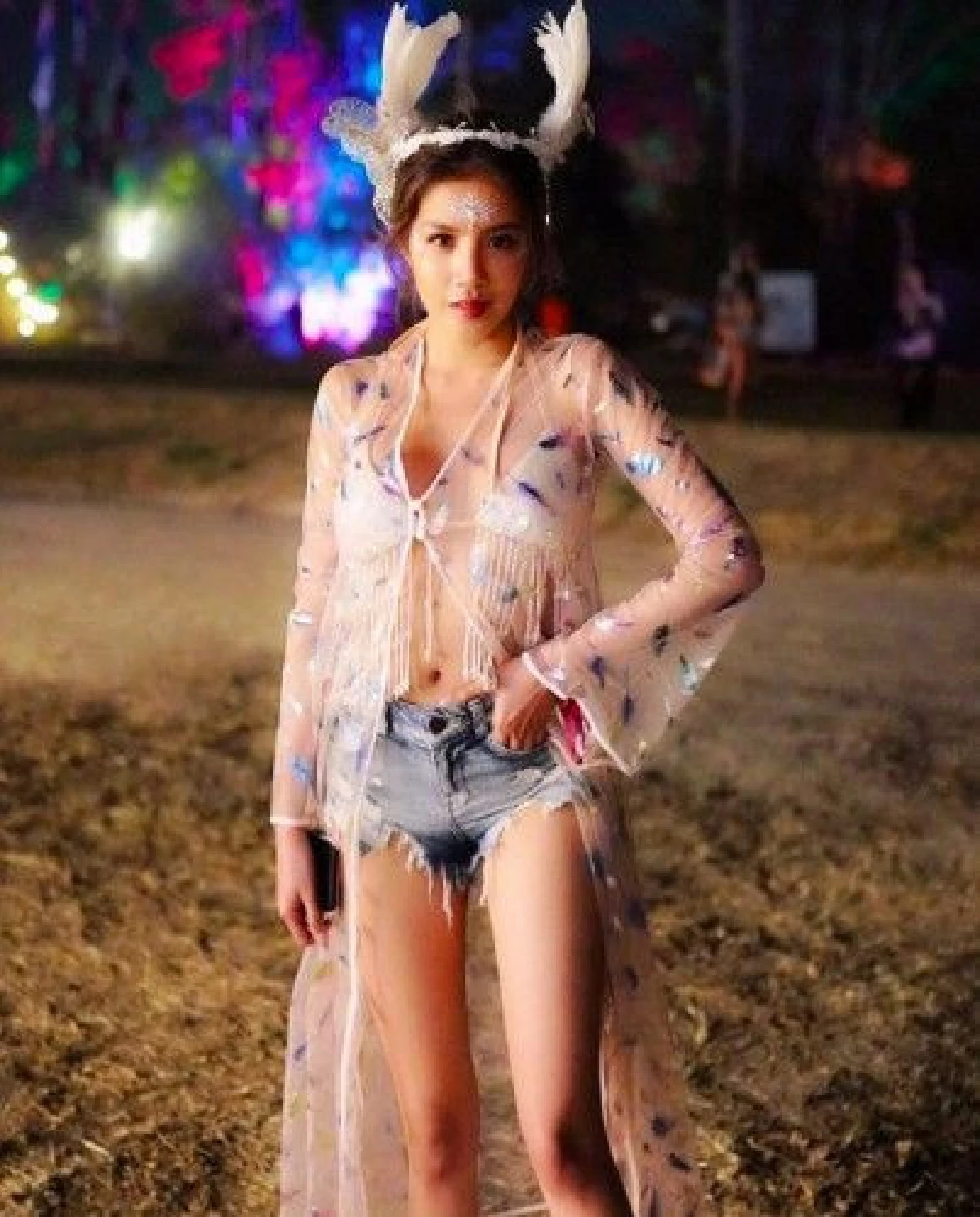 คนบันเทิงจัดเต็มกับแฟชั่นสุดชิคร่วมงานเทศกาลแห่งปี Wonderfruit 2019