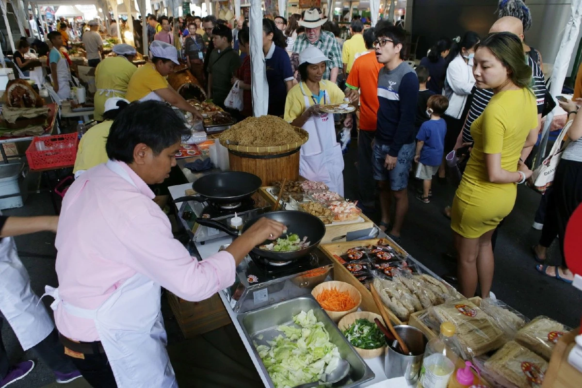 "บิ๊กตู่"เปิดงานถนนคนเดิน"สีลม-เยาวราช" ปิ๊งไอเดียดึงดนตรีดังระดับโลกแสดง