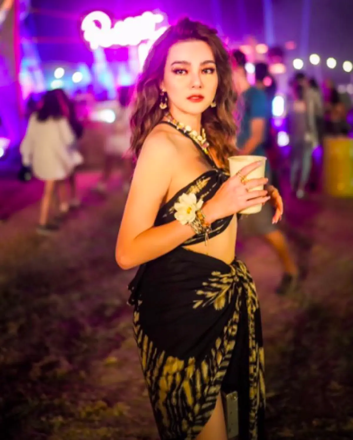 คนบันเทิงจัดเต็มกับแฟชั่นสุดชิคร่วมงานเทศกาลแห่งปี Wonderfruit 2019