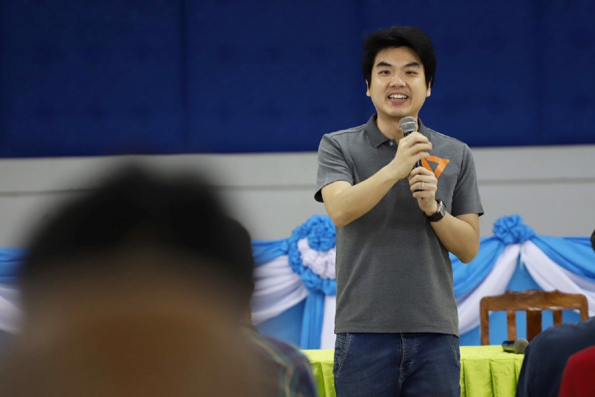 "ปิยบุตร"ไม่หวั่นยุบอนาคตใหม่ ลั่นพร้อมสู้นอกสภา "ปิยบุตร"ไม่หวั่นยุบอนาคตใหม่ ลั่นพร้อมสู้นอกสภา