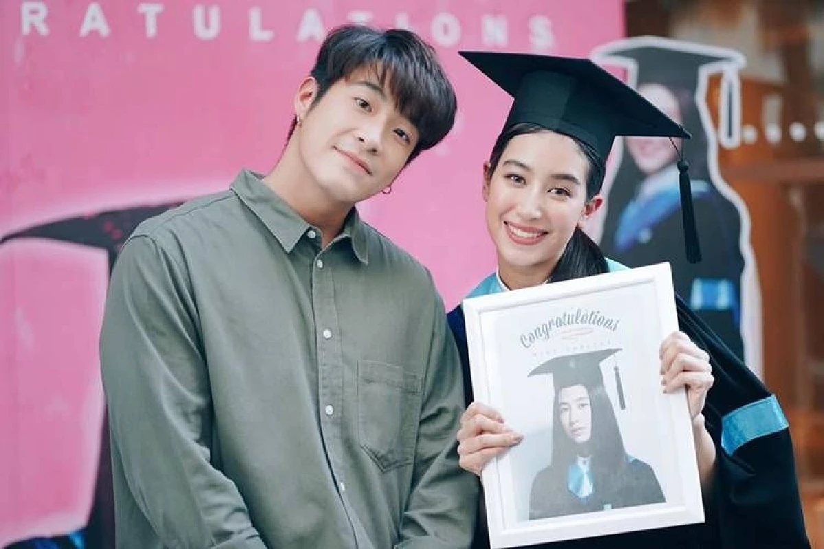 “มิ้นต์ ชาลิดา" หายเหนื่อย 7 ปีเรียนจบปริญญาตรีแล้ว หลังทำงานหาเงินส่งตัวเองเรียน