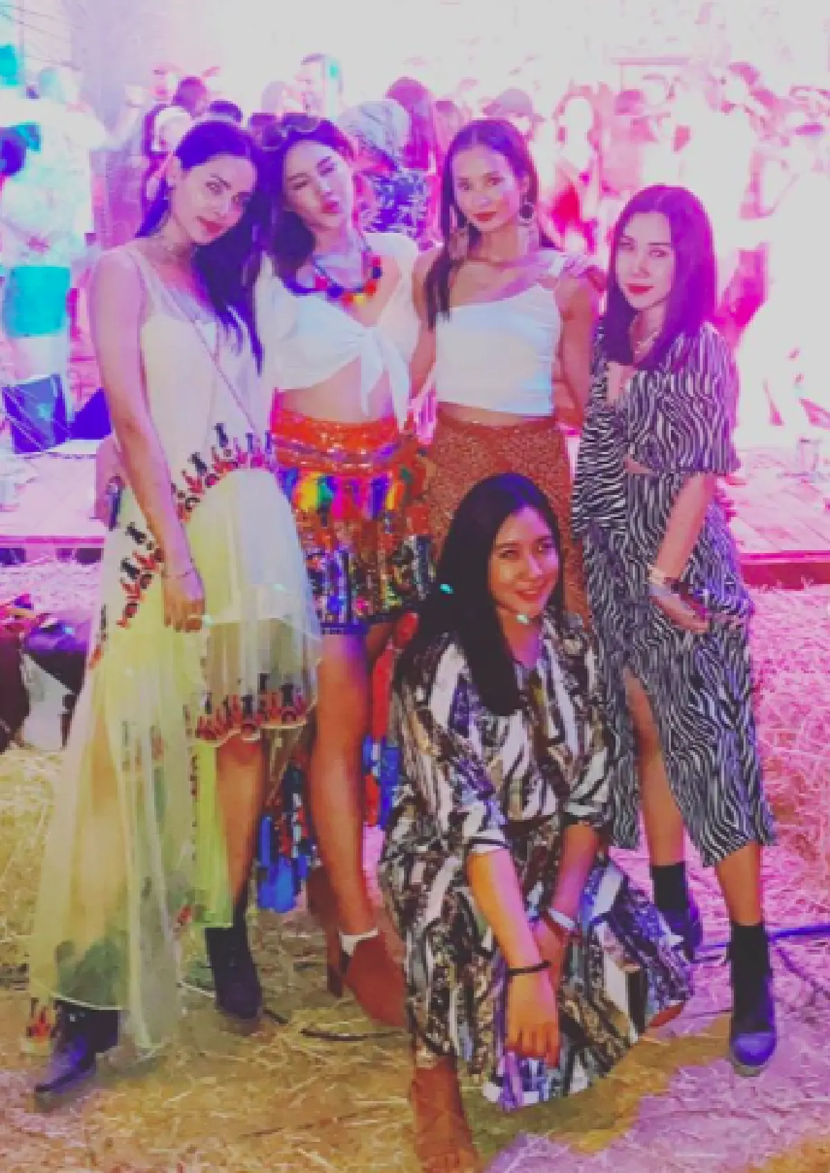 “ณเดชน์” ตัวติดหวานใจ “ญาญ่า” เข้าแก๊งเพื่อนสนิทฝ่ายหญิงแท็กทีมเที่ยว Wonderfruit 2019