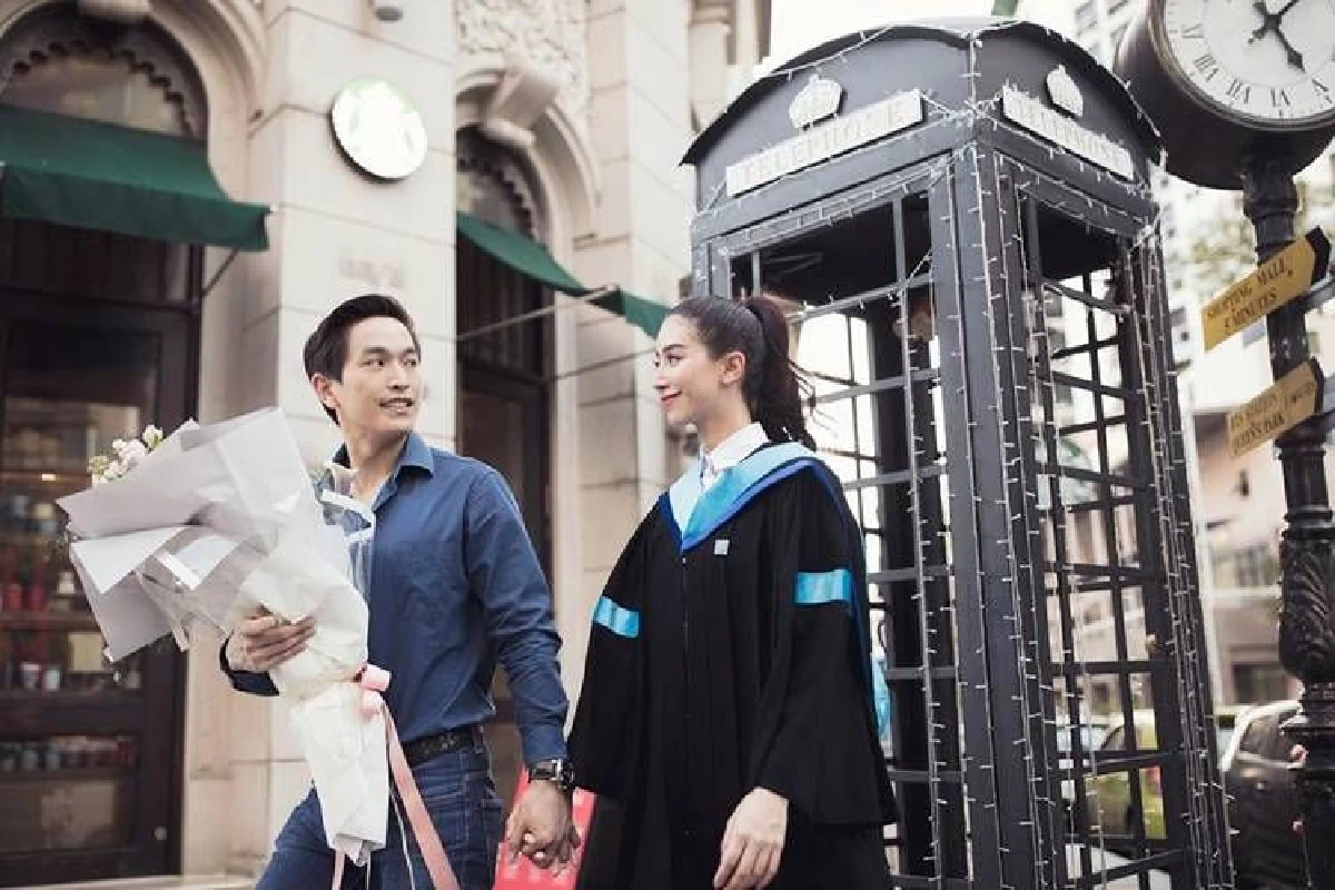 “มิ้นต์ ชาลิดา" หายเหนื่อย 7 ปีเรียนจบปริญญาตรีแล้ว หลังทำงานหาเงินส่งตัวเองเรียน