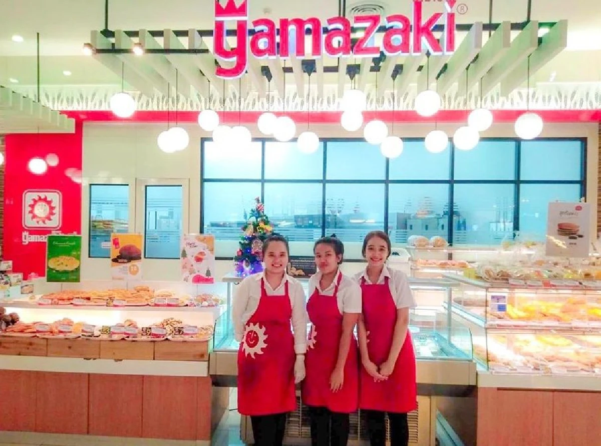 เปิดใจนางฟ้าเบเกอรี่ “yamazaki” พนักงานสาวน้ำใจงาม "ป้อนขนม-น้ำ" ชายพิการ