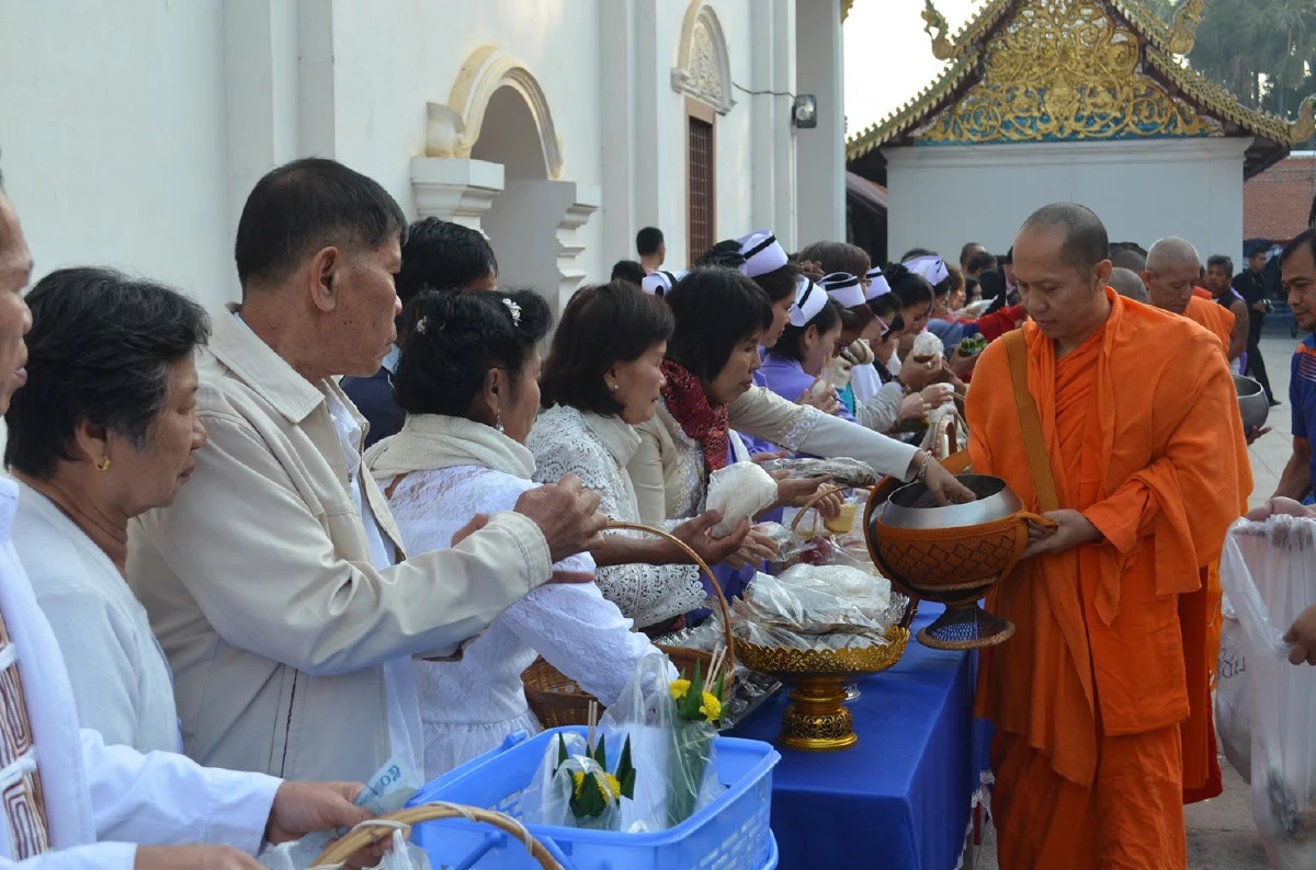 "วัดศรีโคมคำ"มอบอุปกรณ์การแพทย์มูลค่า 1.5 ล้านให้รพ.พะเยา
