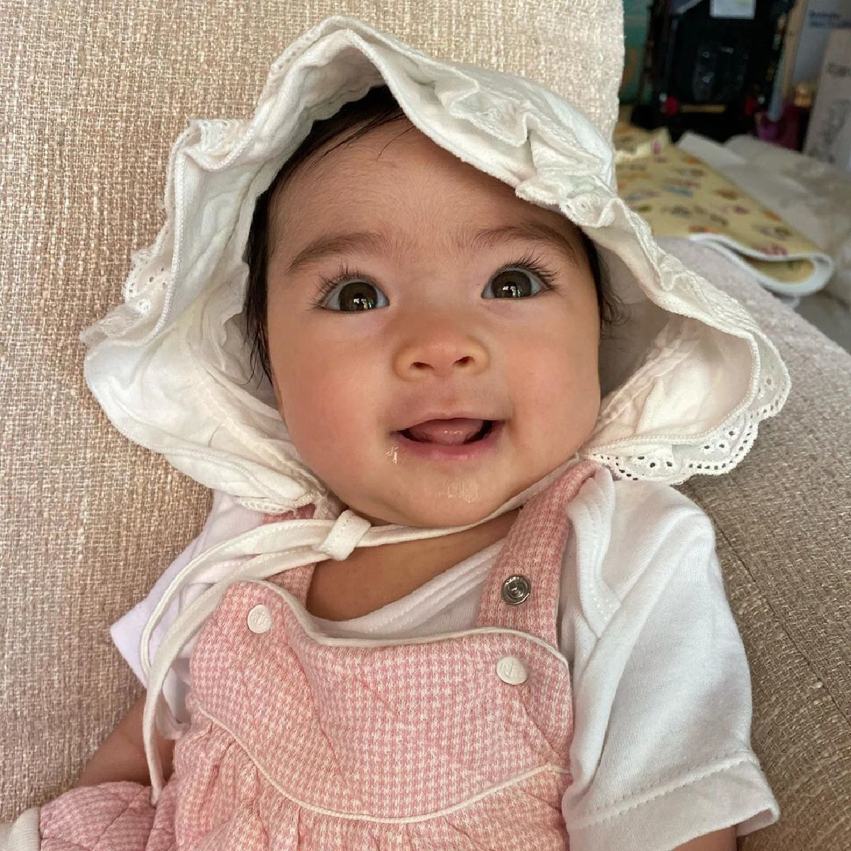 น่ารักมากเหมือนตุ๊กตา! น้องเดมี่ ลูกสาว ลีเดีย-แมทธิว ตาแป๋วแบ๊วมากสวยตั้งแต่เด็ก