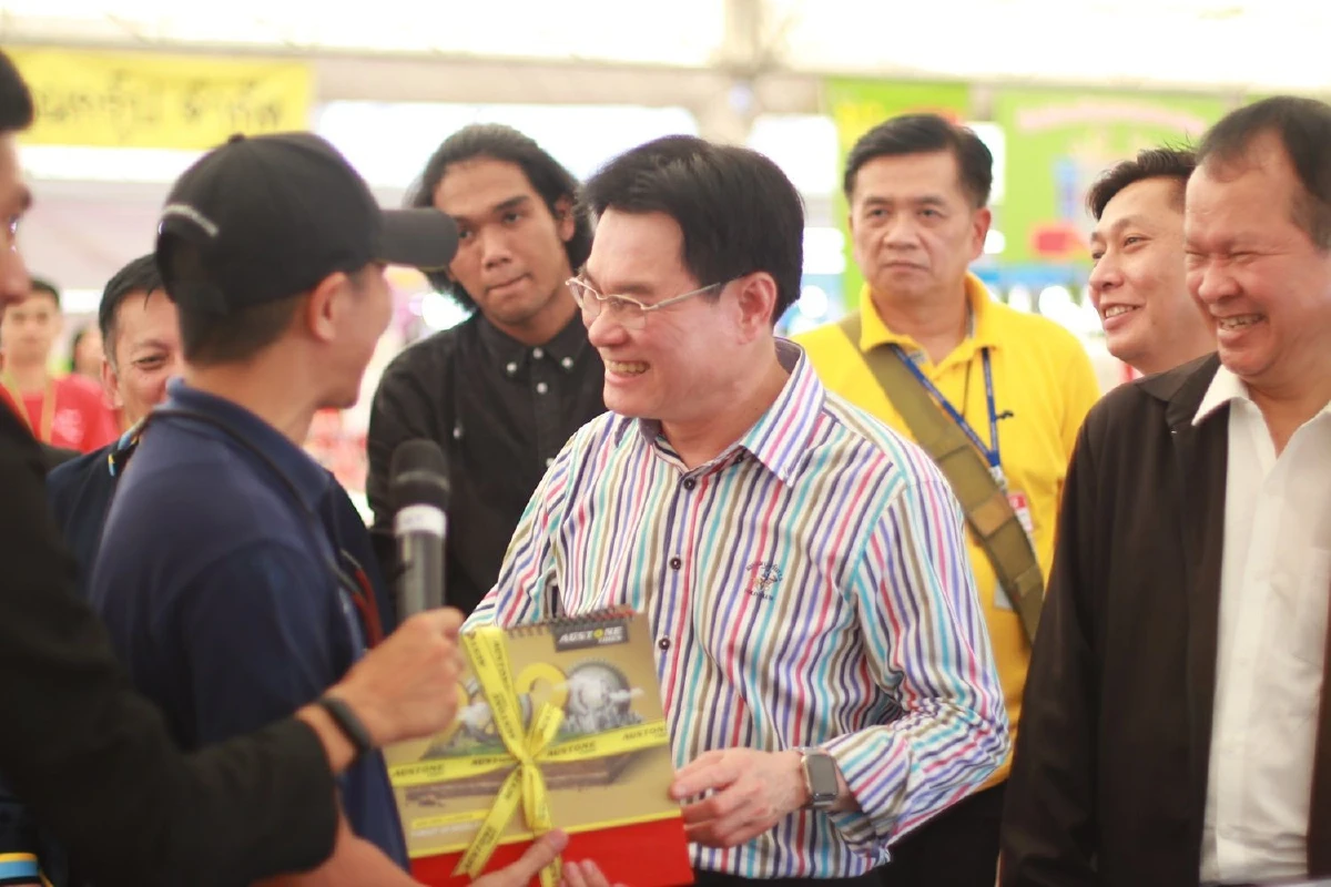 "จุรินทร์"เปิดงาน"พาณิชย์ ลดปัง ข้ามปี New Year Grand Sale ทั่วอีสาน"ที่อุบลฯ