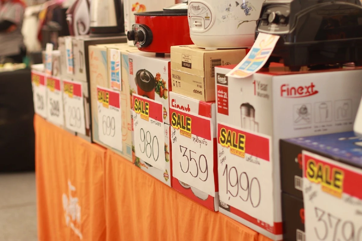 "จุรินทร์"เปิดงาน"พาณิชย์ ลดปัง ข้ามปี New Year Grand Sale ทั่วอีสาน"ที่อุบลฯ