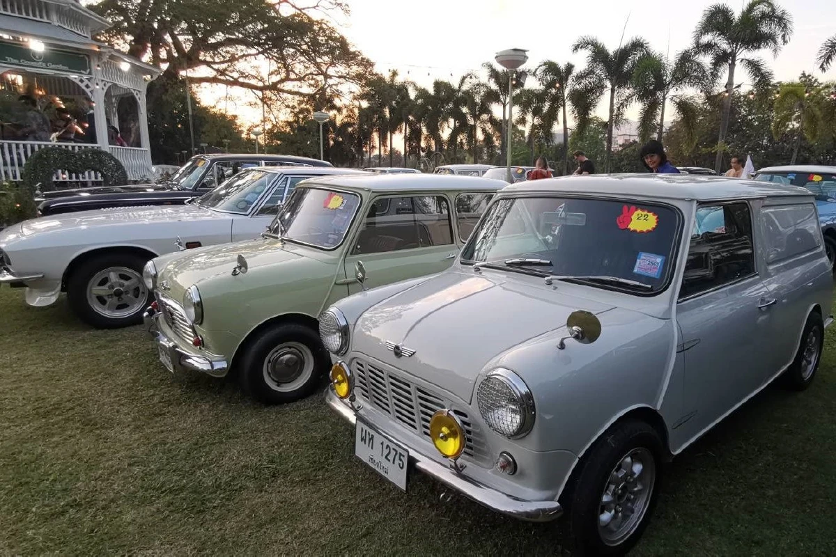 ตำรวจภาค 5 ขนรถหรูยุคโบราณโชว์มูลค่ามหาศาลบางคันเก่ากว่า200 ปี