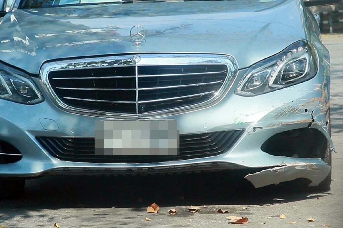 "ทวี ไกรคุปต์"พ่อส.ส.ปารีณาขับเบนซ์ชนเด็ก16ขี่รถจยย.เจ็บ