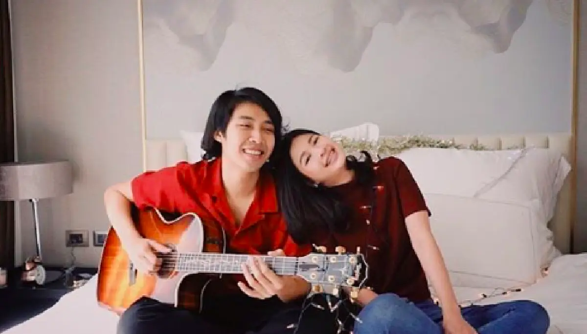 "พัด"  มือกีตาร์วง "MEAN” เซอร์ไพรส์ขอแฟนสาวแต่งงาน กลางคอนเสิร์ต LOVEis