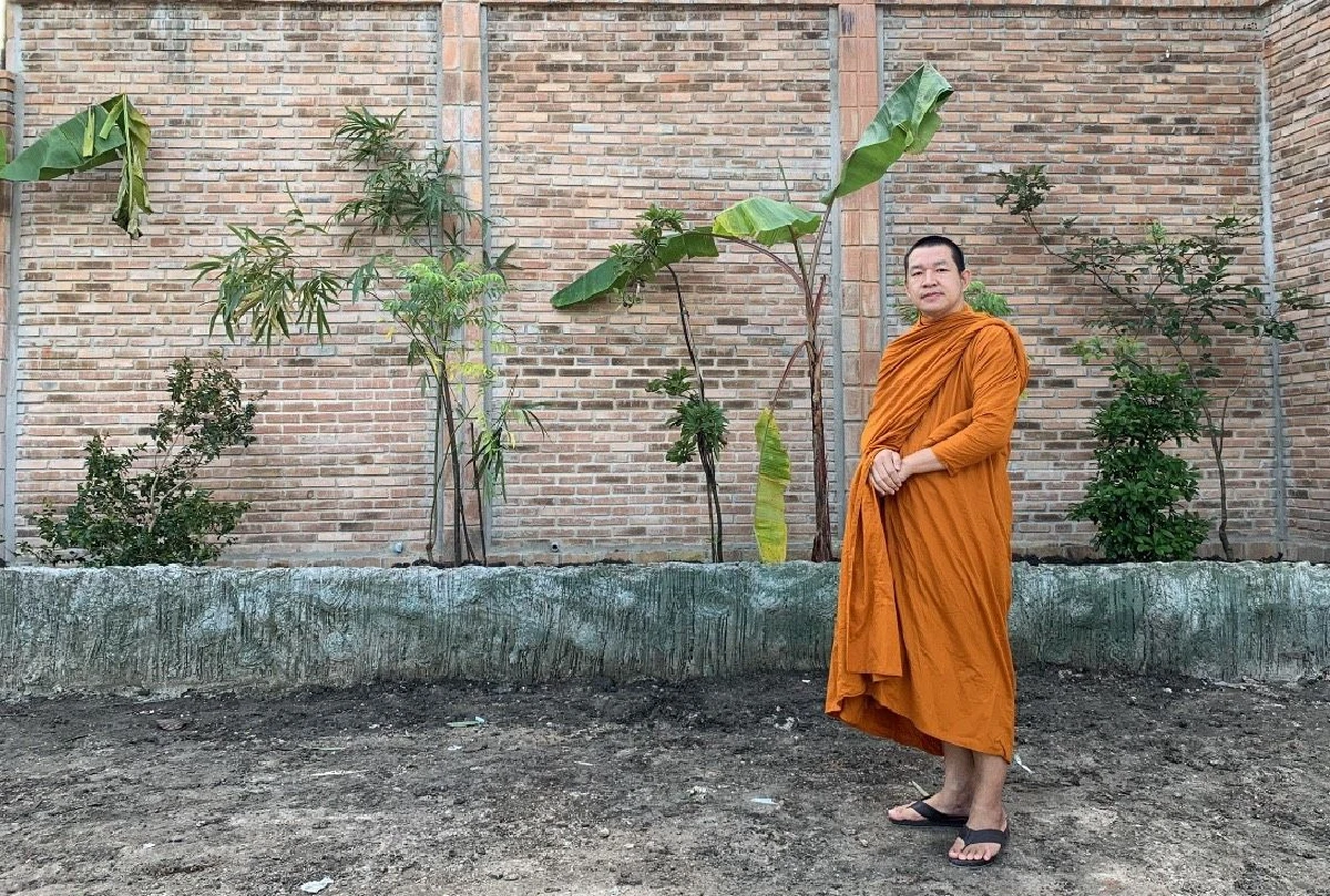 ไม่มีคนขาย แต่กำไรเพียบ! “หยิบหยอด” ร้านสะดวกซื้อสุดเฉียบที่วัดเชียงใหม่