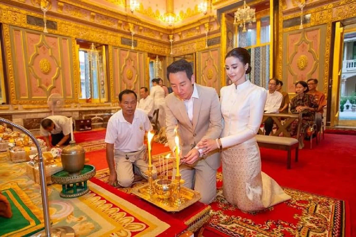 "น้ำฝน-อาร์ม” ควงคู่ทำบุญใหญ่ที่วัดราชบพิธสถิต ก่อนเริ่มต้นใช้ชีวิตคู่