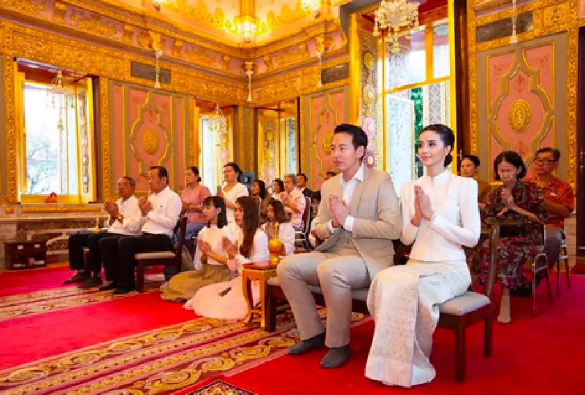 "น้ำฝน-อาร์ม” ควงคู่ทำบุญใหญ่ที่วัดราชบพิธสถิต ก่อนเริ่มต้นใช้ชีวิตคู่