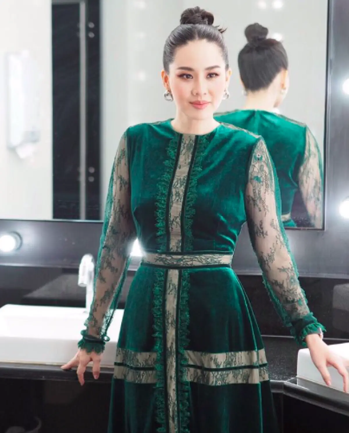 “ปอนด์" สามี "นุ้ย สุจิรา” เผยโมเมนต์ประทับใจ คุณแม่เก็บเงินดอลลาร์นาน 16 ปี บอกยกให้หลานหมด