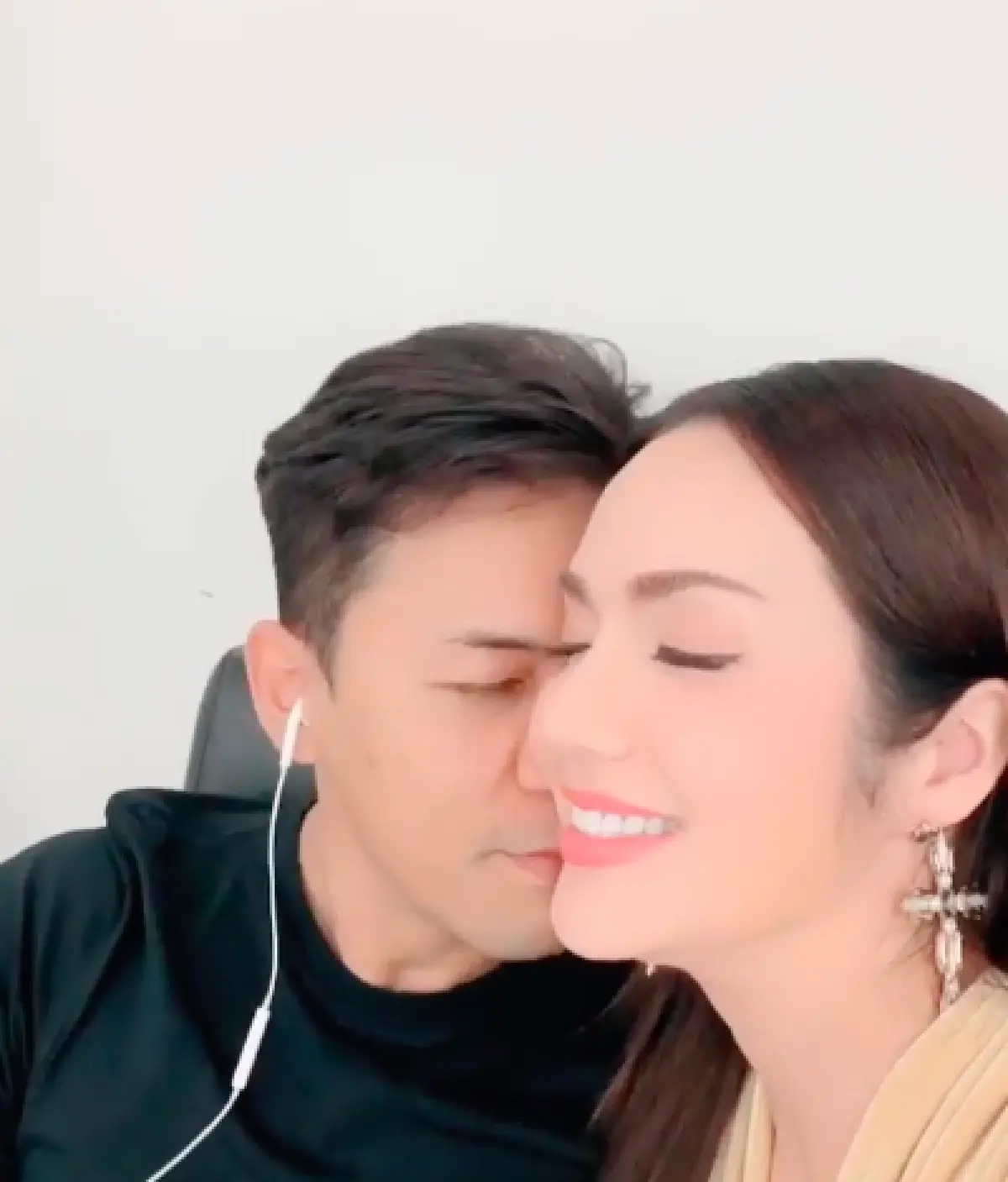 โมเมนต์หวานมาแล้ว! "อ๋อม สกาวใจ” เผยความในใจถึงสามี "เอ อาทิตย์" ดีที่สุดในโลก