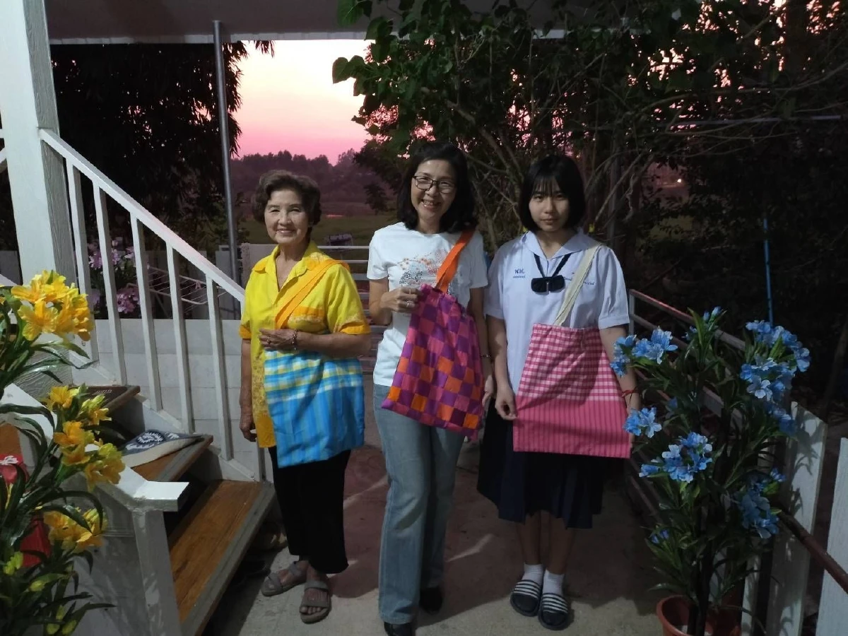 ถุงผ้าหยุดขยะพลาสติก จากมือที่ผ่านโลกมา77ปี ‘ยายเฒ๊า-เอมอร’