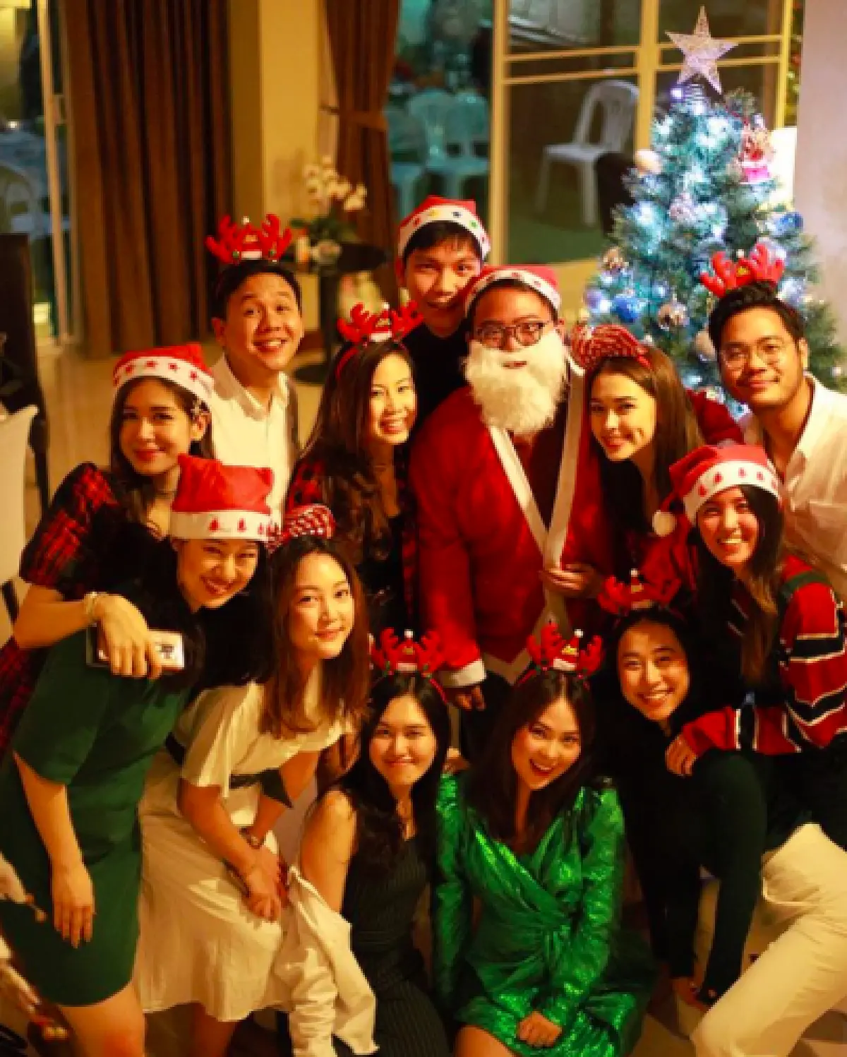 "แพทริเซีย” ยิ้มร่า! ควง “ไฮโซโน้ต” ปาร์ตี้คริสต์มาสพร้อมครอบครัวและแก๊งเพื่อน