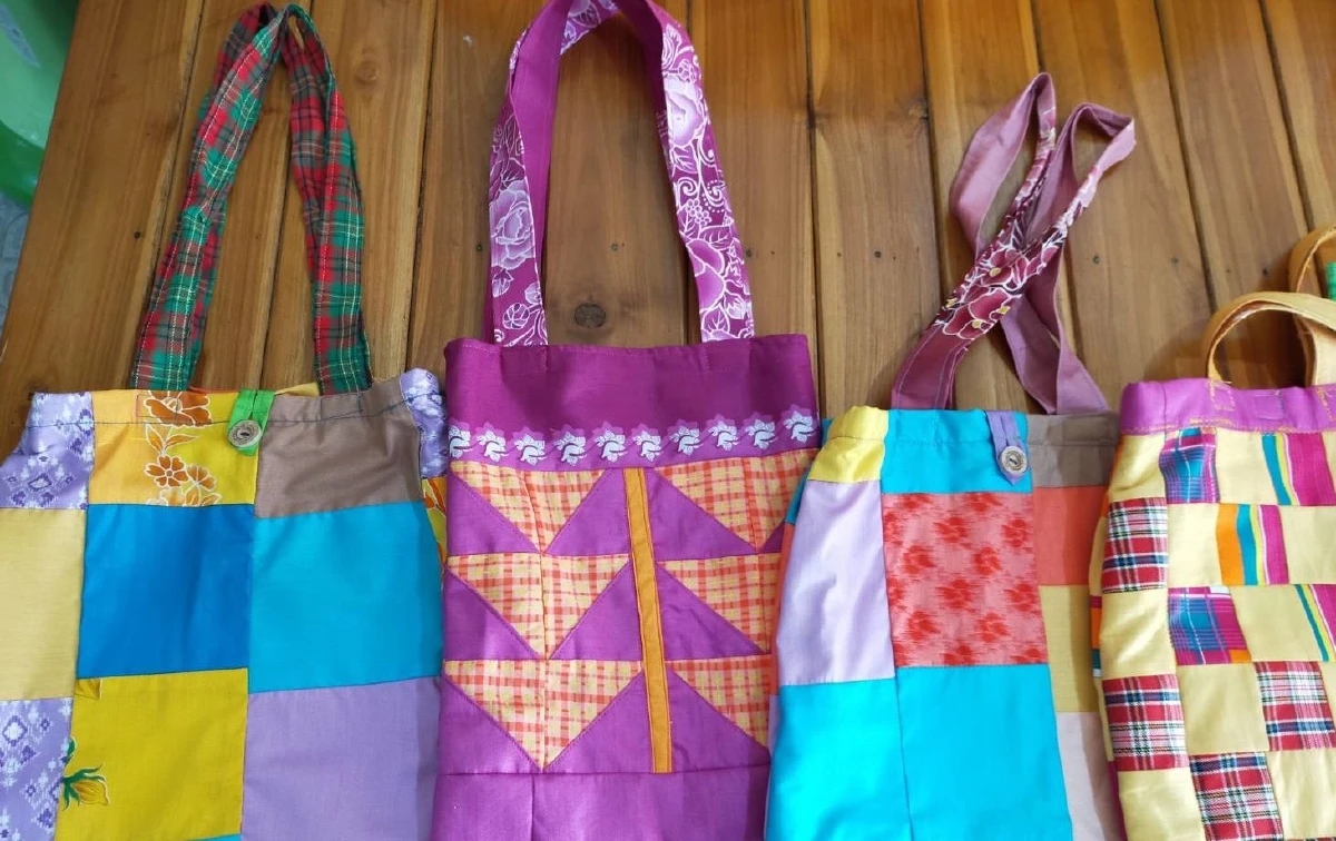 ถุงผ้าหยุดขยะพลาสติก จากมือที่ผ่านโลกมา77ปี ‘ยายเฒ๊า-เอมอร’