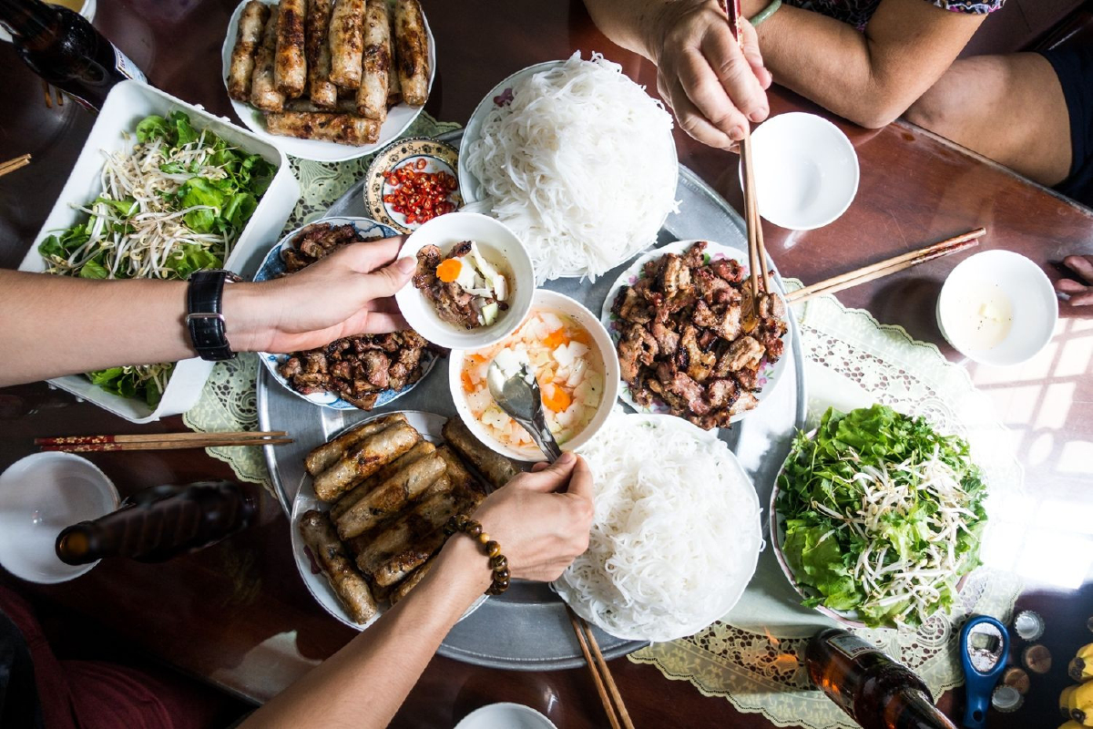 ปีใหม่ปาร์ตี้เยอะ กินเกินความต้องการ...เสี่ยงอ้วน!! ปีใหม่ปาร์ตี้เยอะ กินเกินความต้องการ...เสี่ยงอ้วน!!
