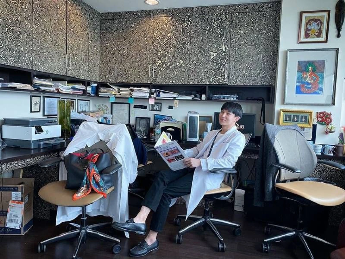 “หมอริท” ศึกษาต่อคอร์สศัลยกรรมผิวหนังเฉพาะทางที่อเมริกา ใช้เวลาไม่ถึงเดือนเรียนจบแล้ว